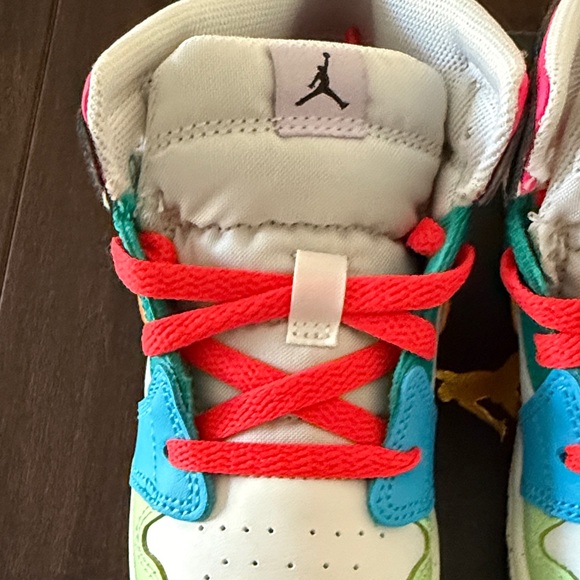 Rare Toddler Nike Jordan 1 Mid SE white taxi-dark shadow multi color sneakers - Picture 3 of 12